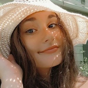 Meet your Posher, Genny